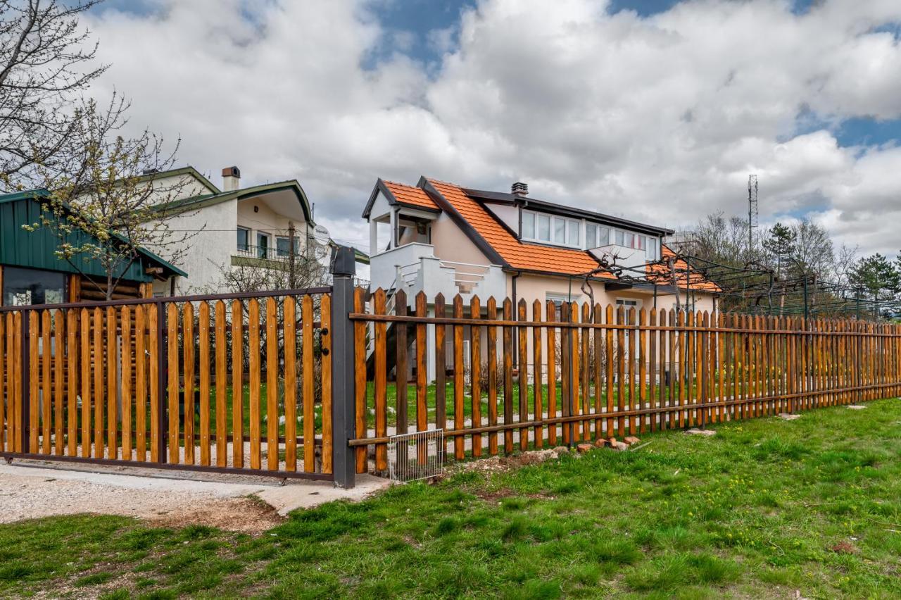 Frile Apartments Nikšić Extérieur photo